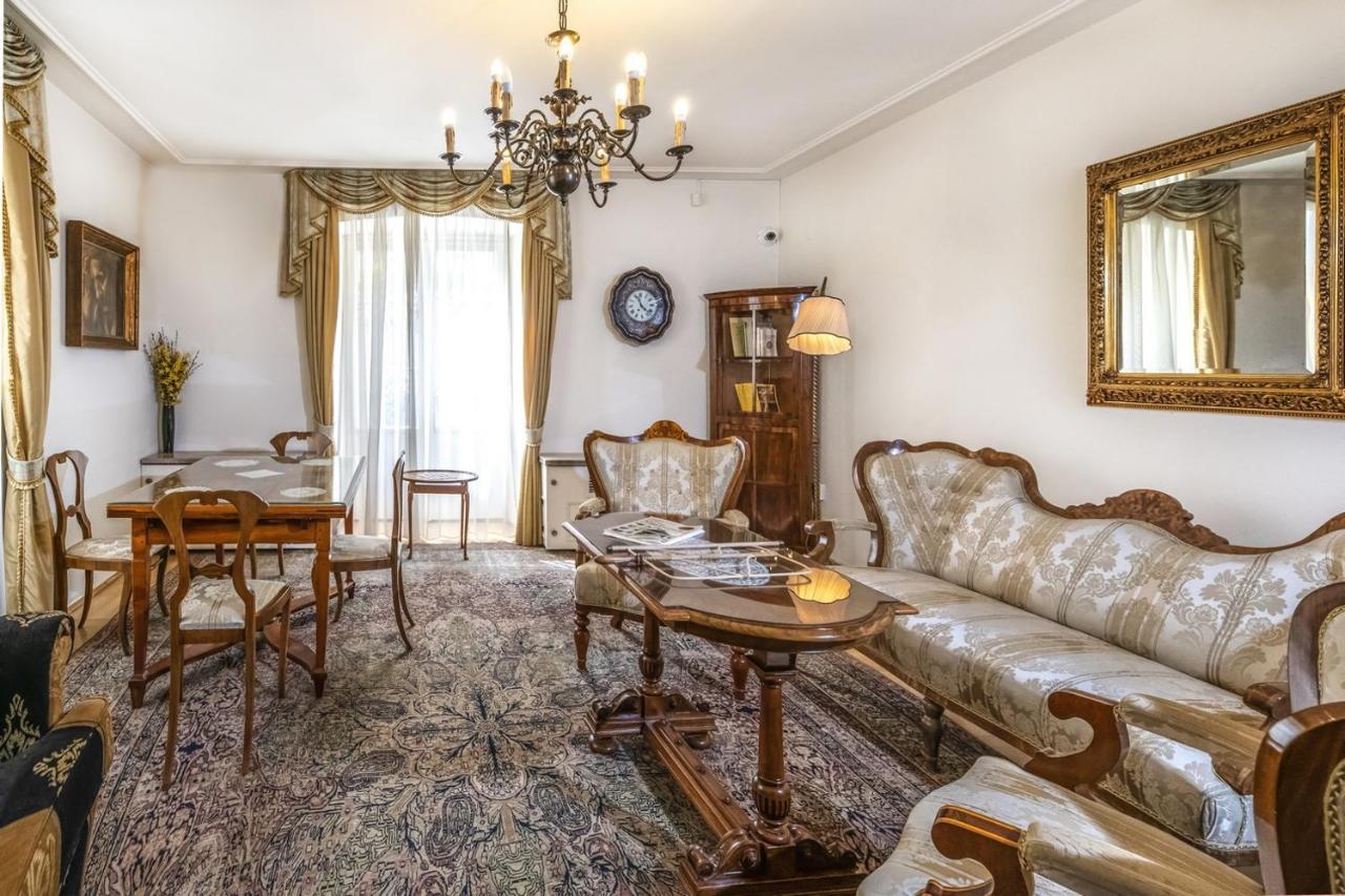Academy Pension Budapest Exteriör bild