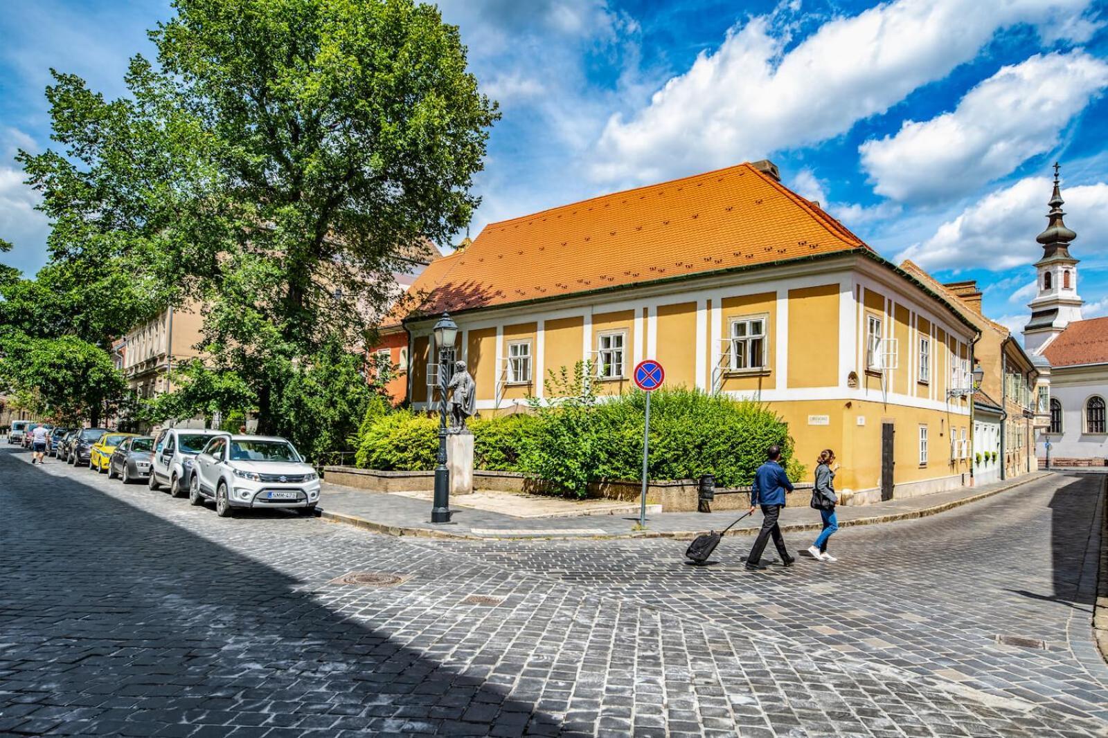 Academy Pension Budapest Exteriör bild
