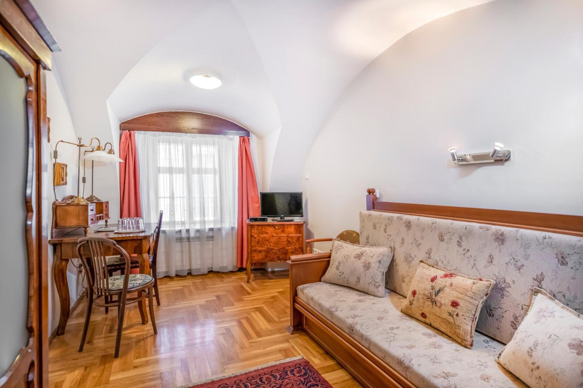 Academy Pension Budapest Exteriör bild